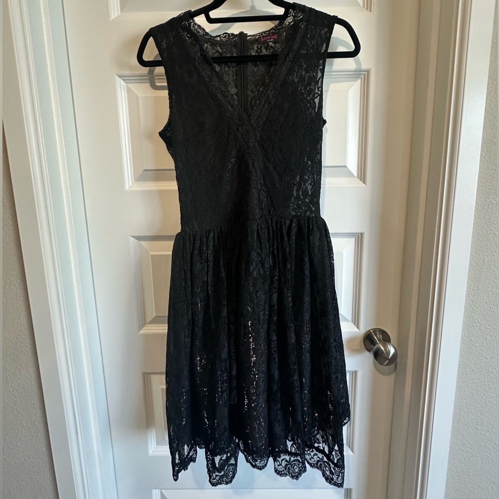 Patricia Field Black Lace Fit & Flare Dress – Size 6 – EUC - Picture 2 of 5